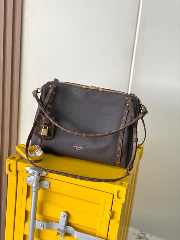 Express Medium Handbag