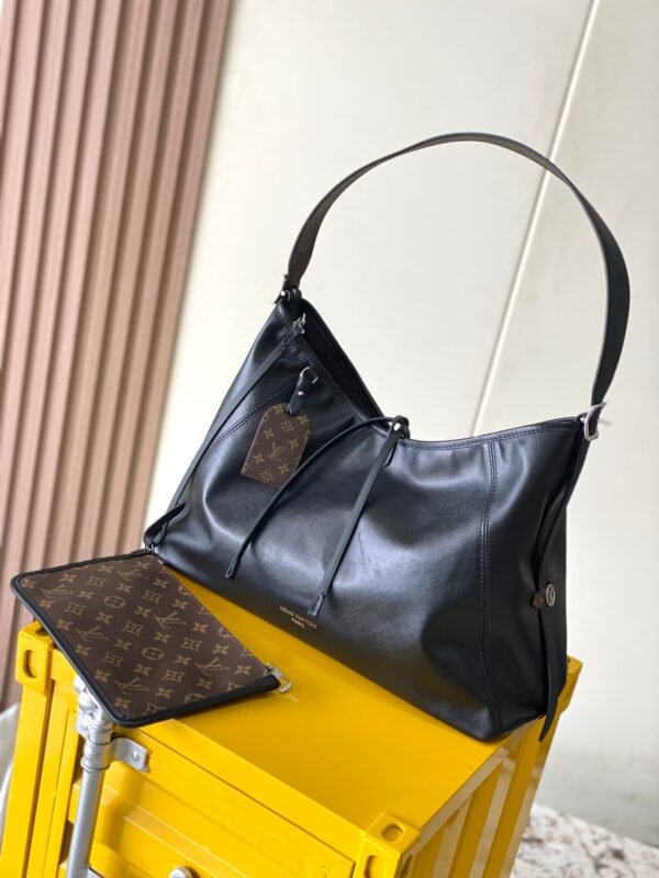 CARRYALL DARK Medium Handbag